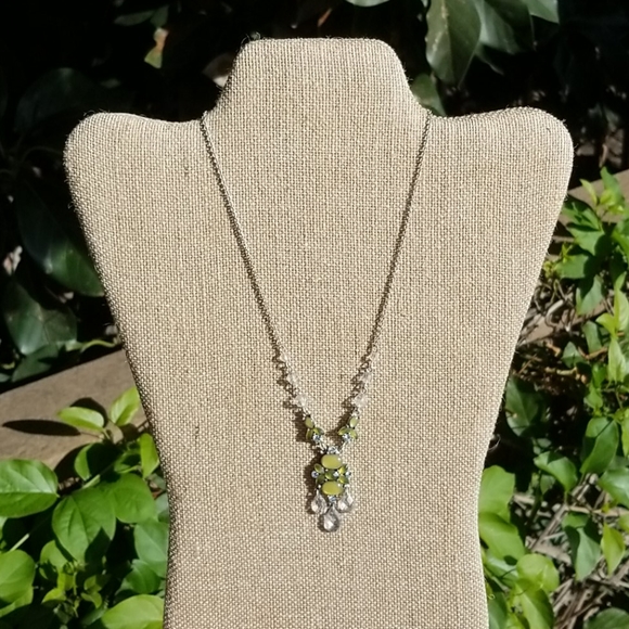 2028 Green Necklace - Picture 1 of 4